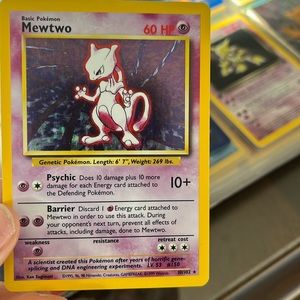 Mewtwo Pokemon card